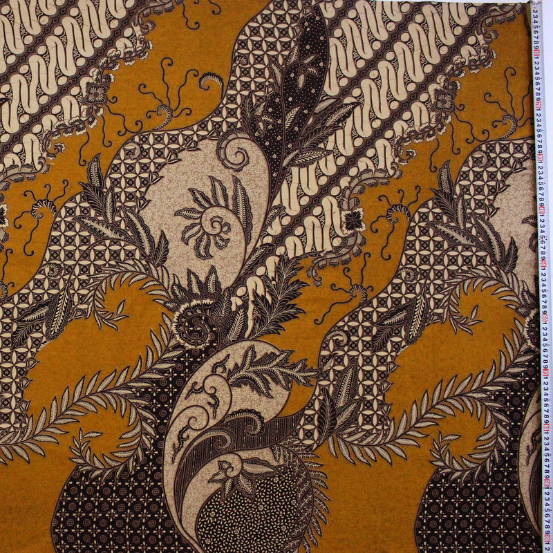 バティック 生地 インドネシア ジャワ更紗 植物とパラン柄のコンビネーションモチーフ ゴールドイエロー